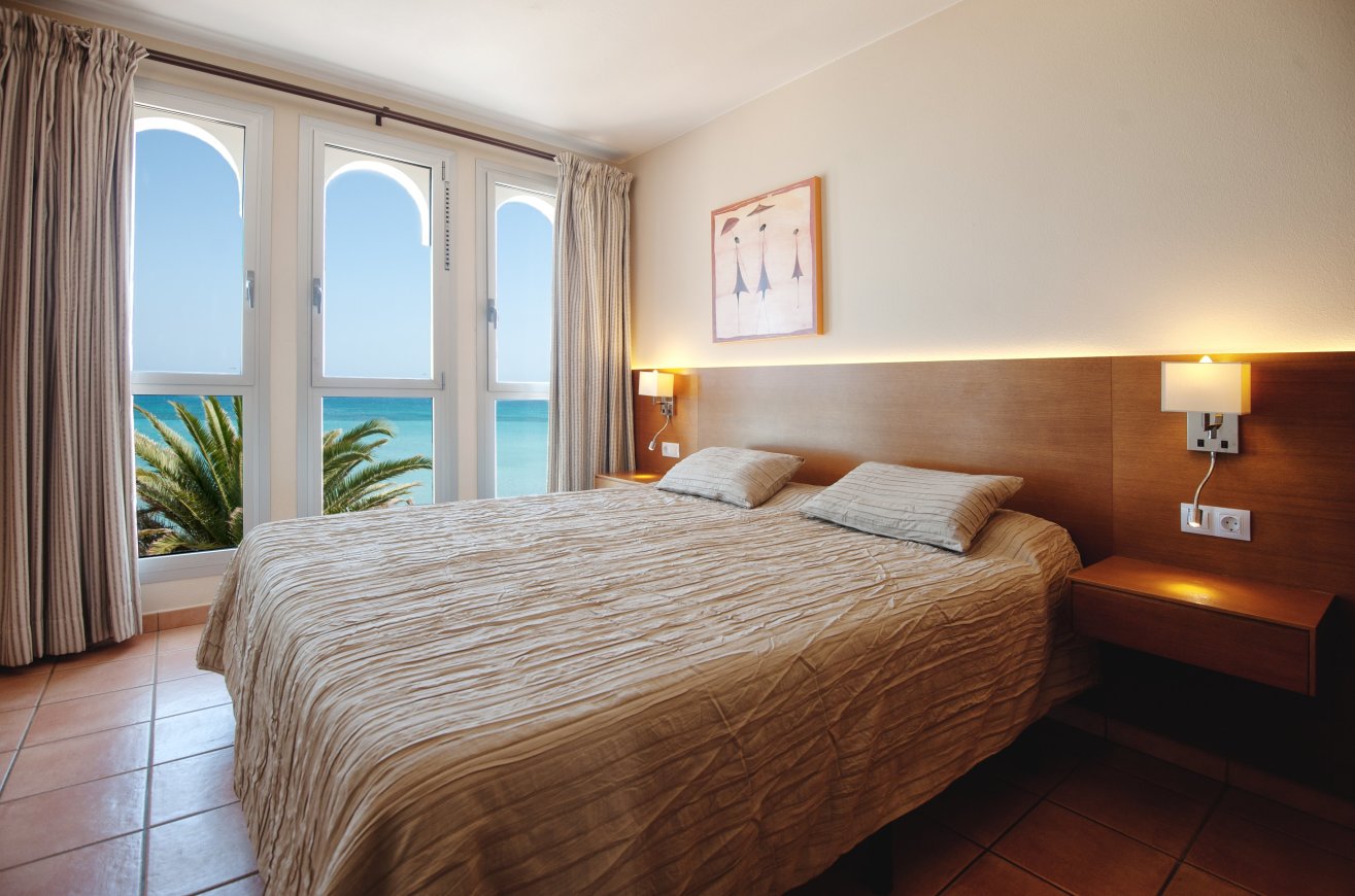 Four-Bedroom Apartment with Sea View